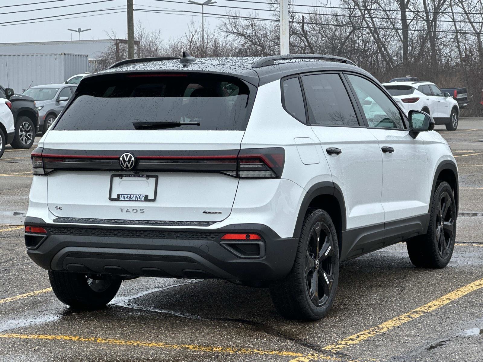 New 2026 Volkswagen Taos SE image 5