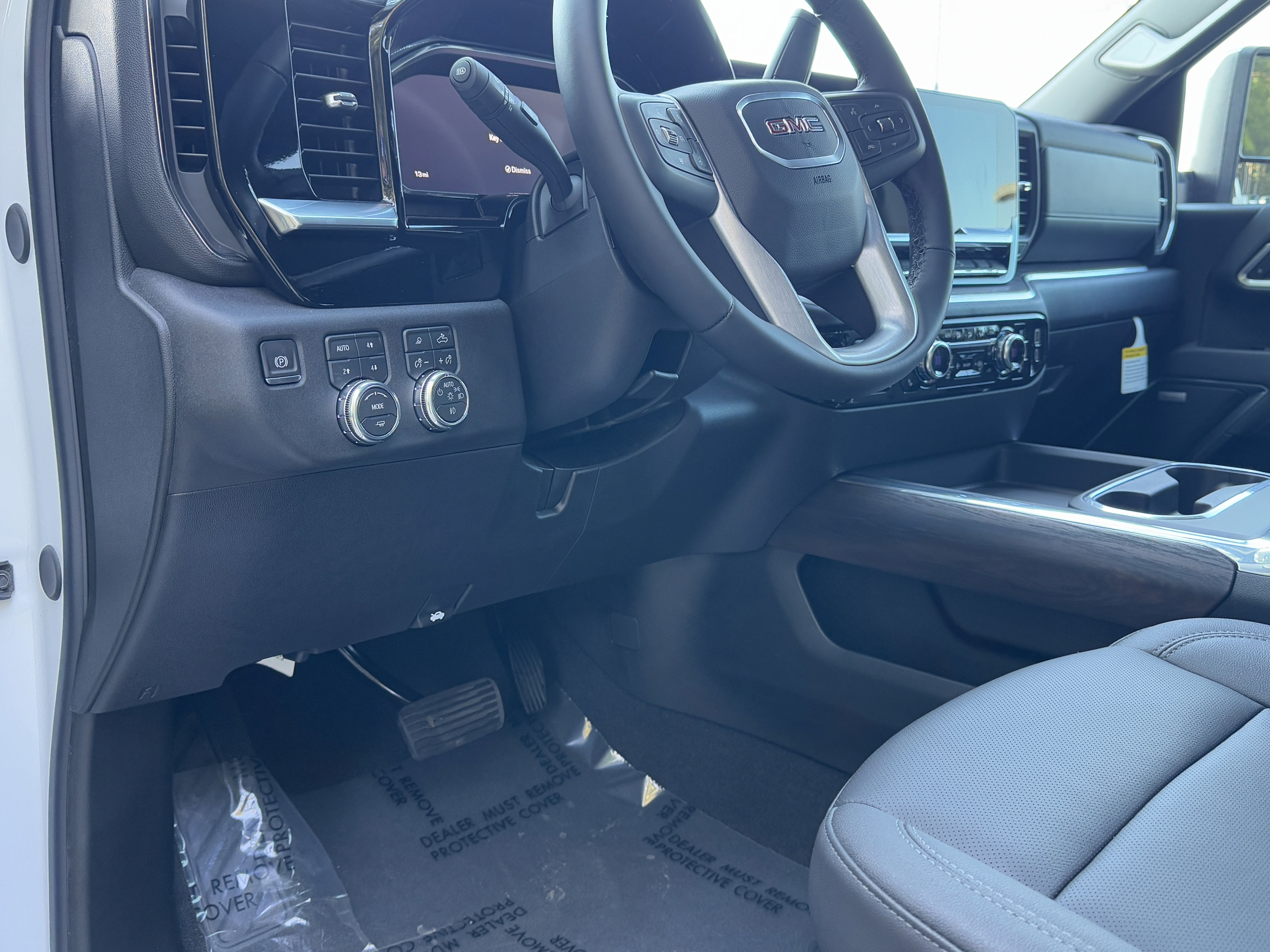 New 2026 GMC Sierra 2500 SLT w/ SLT Premium Package image 10