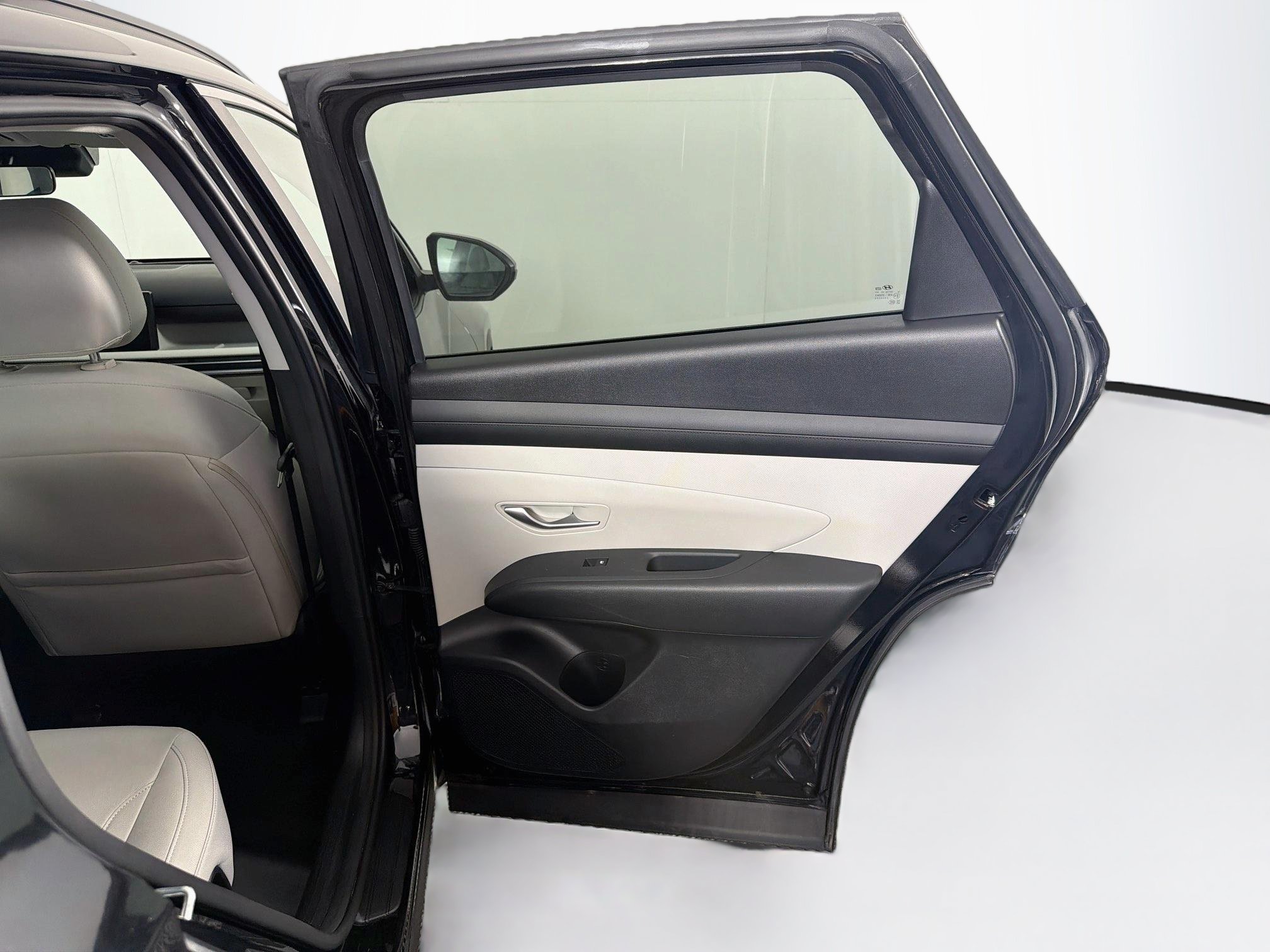 Used 2025 Hyundai Tucson SEL FWD image 32