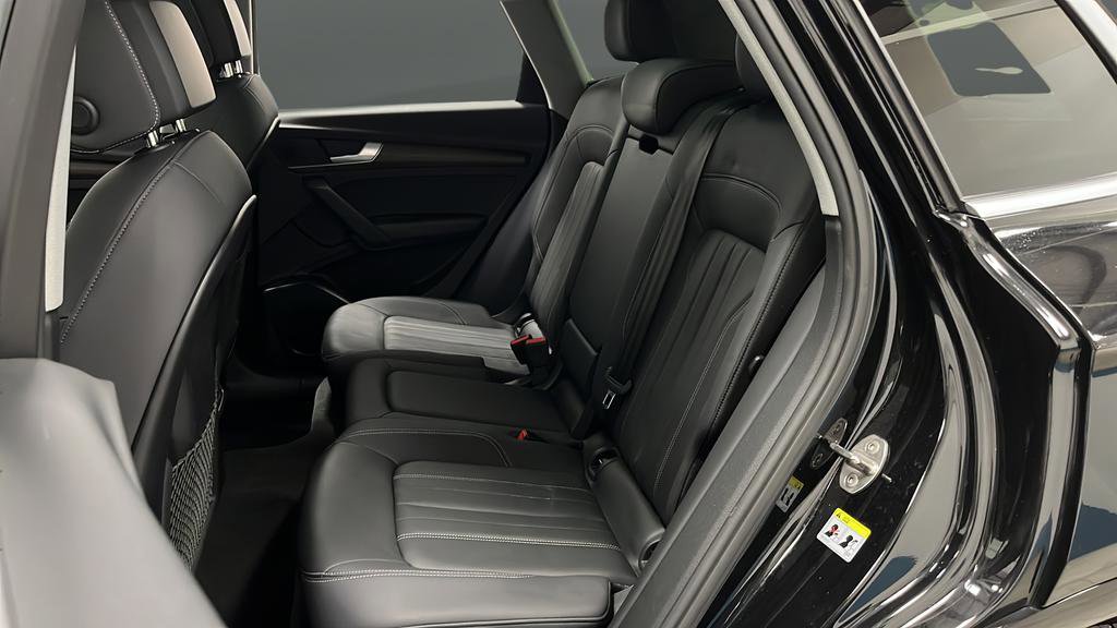 Used 2023 Audi Q5 2.0T Premium w/ Convenience Package image 12