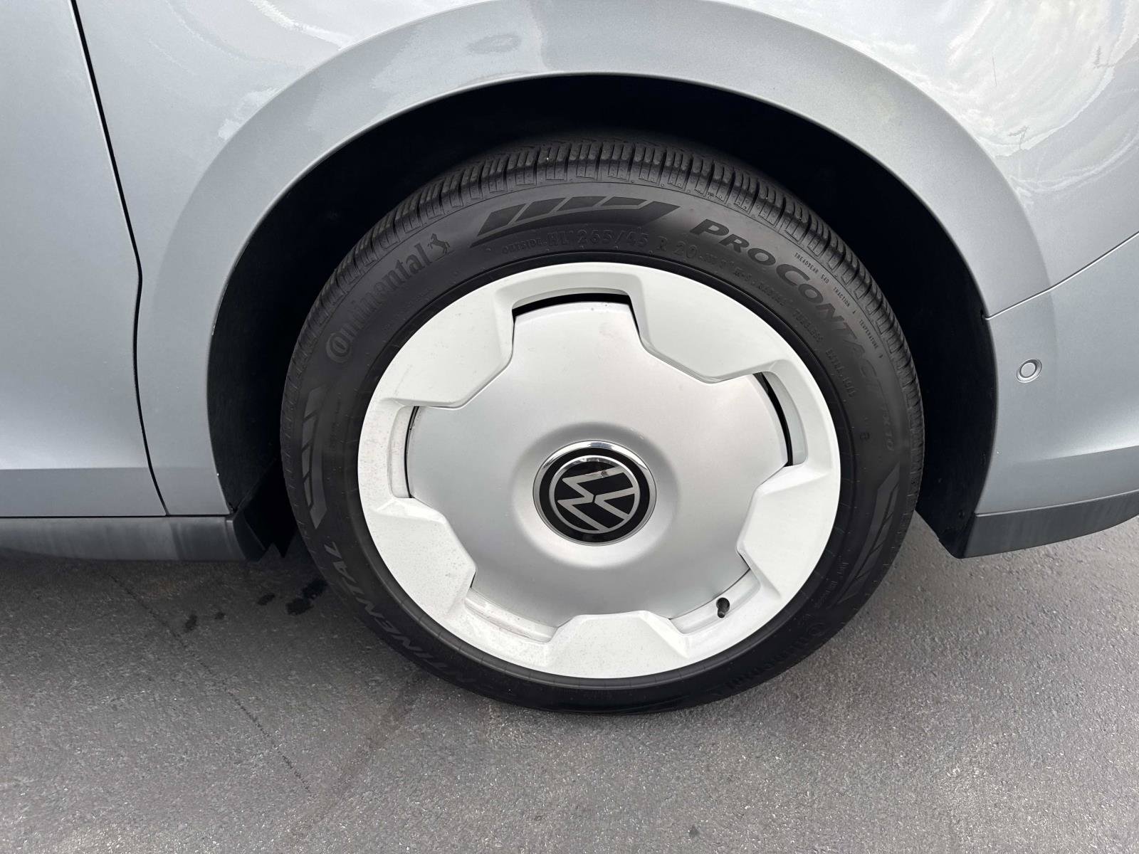 Certified 2025 Volkswagen ID. Buzz 1st Edition AWD/4WD image 6