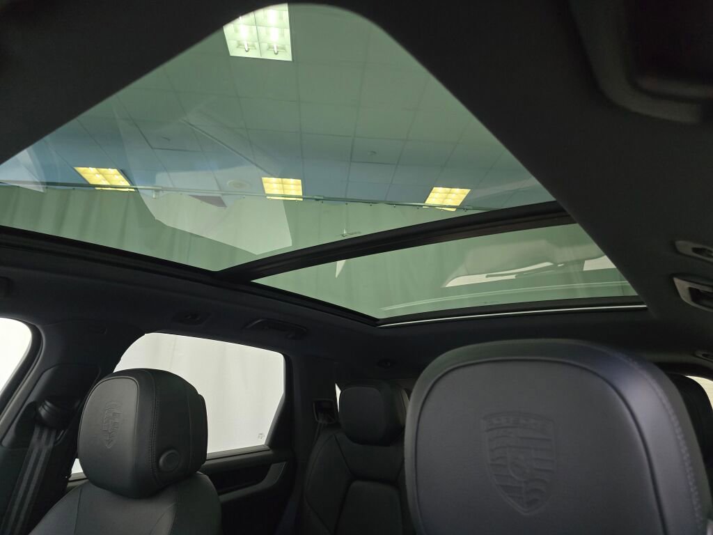 New 2025 Porsche Cayenne S image 33