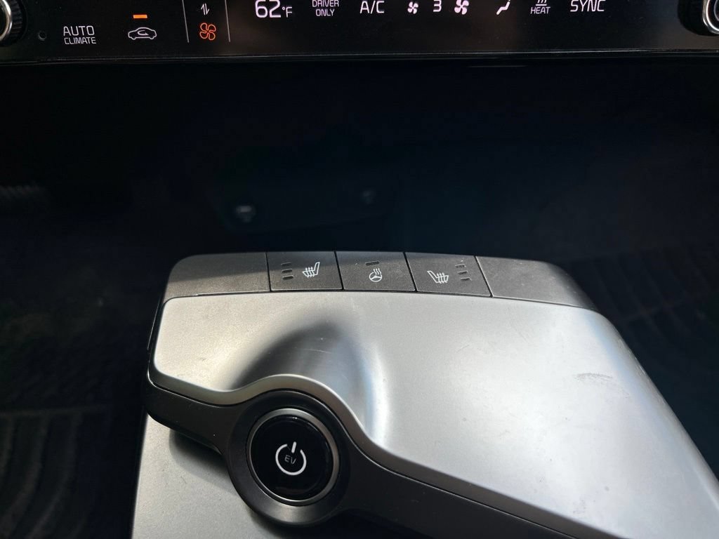 Used 2024 Kia EV6 Light AWD/4WD image 14