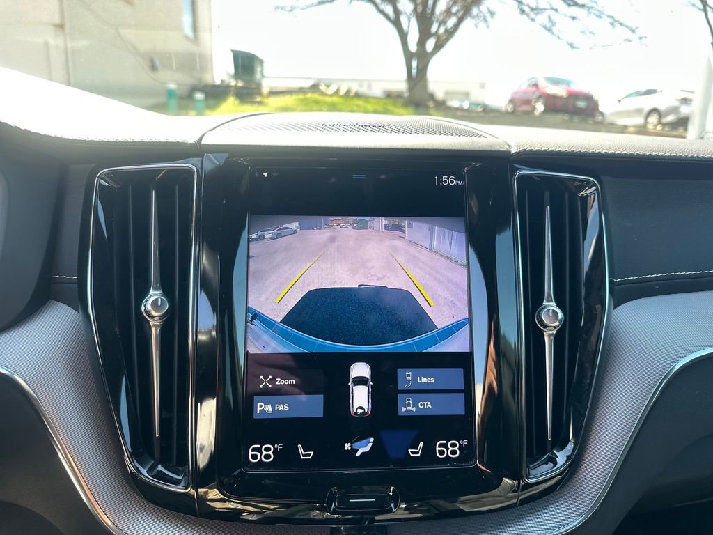 Used 2021 Volvo XC60 T5 R-Design image 17