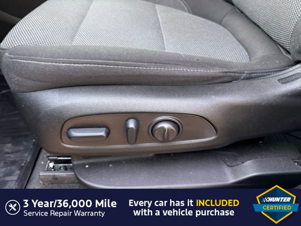 Used 2023 Chevrolet Traverse LT w/ Rear Camera Mirror Package image 4