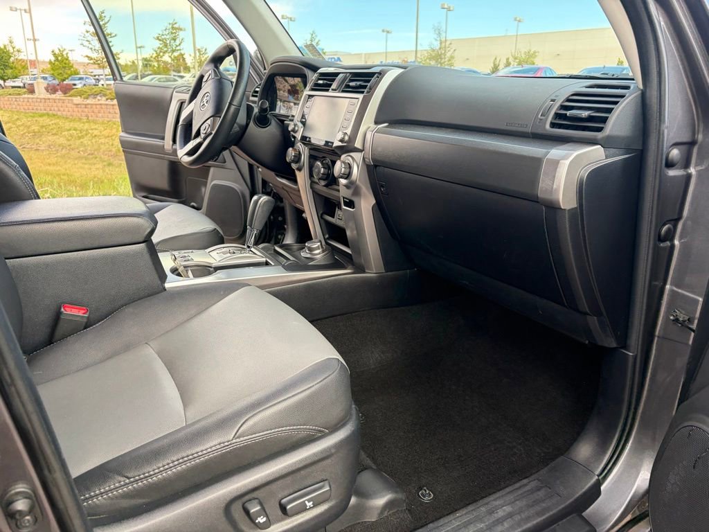 Used 2022 Toyota 4Runner SR5 Premium w/ Moonroof Package AWD/4WD image 22