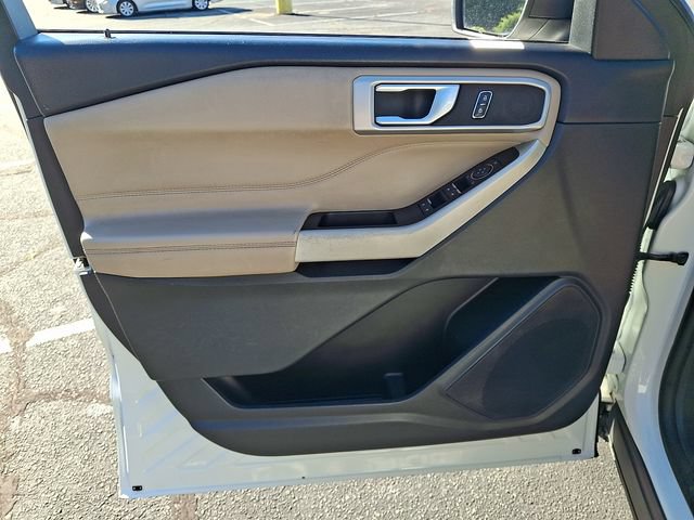 Used 2022 Ford Explorer XLT w/ Equipment Group 202A AWD/4WD image 12