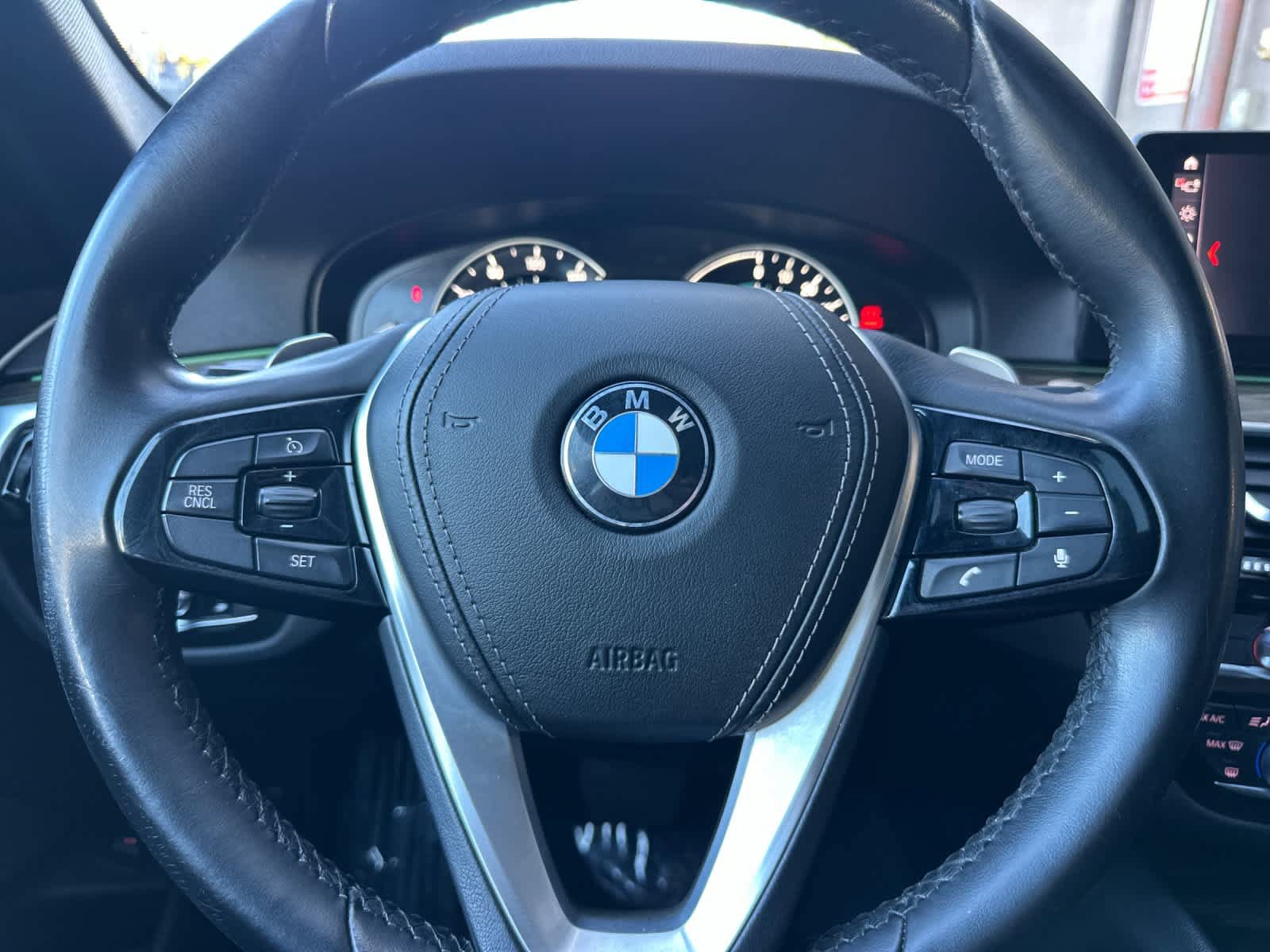 Used 2019 BMW 530e w/ Convenience Package RWD image 23
