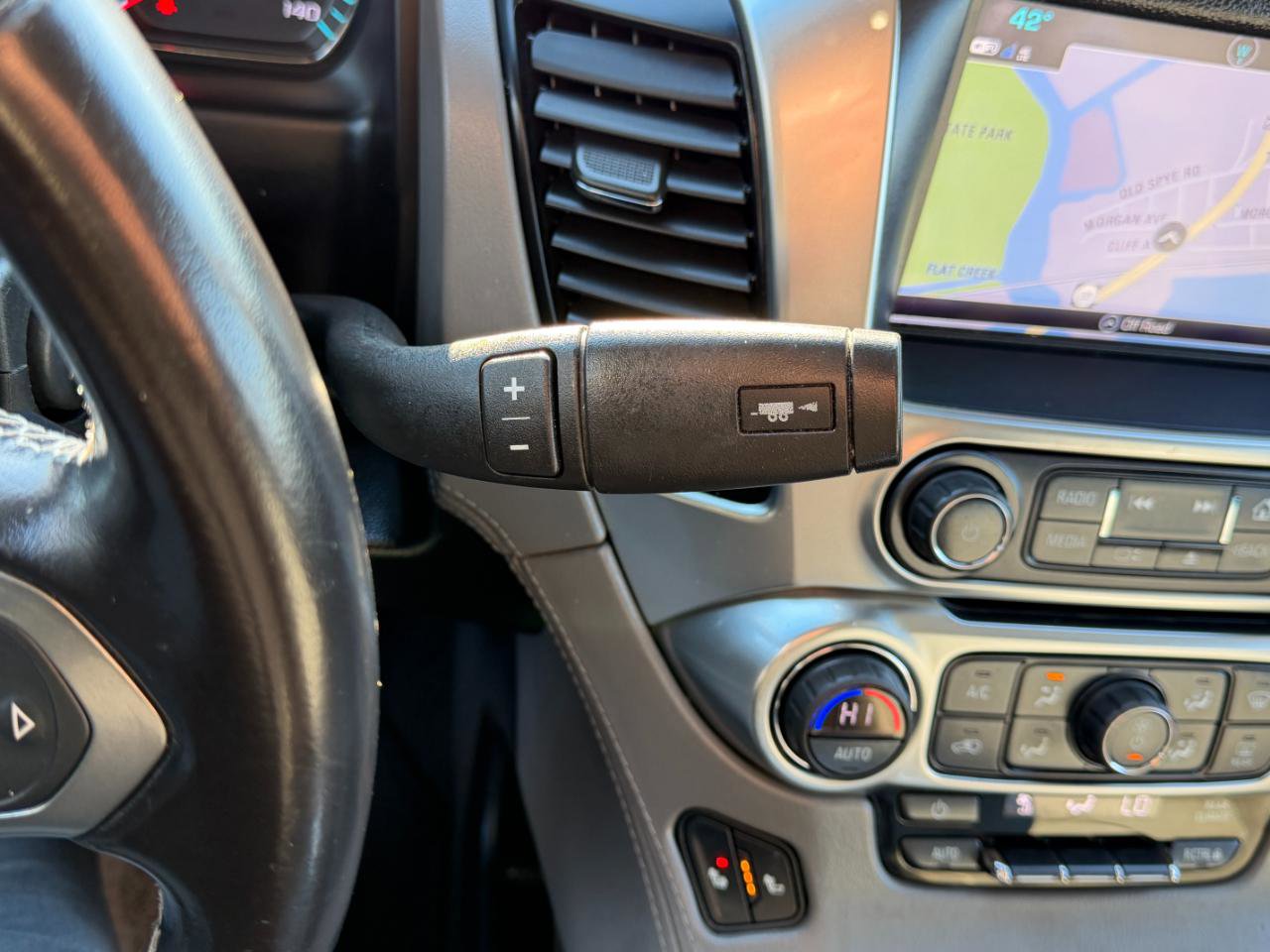 Used 2020 Chevrolet Suburban LT image 26