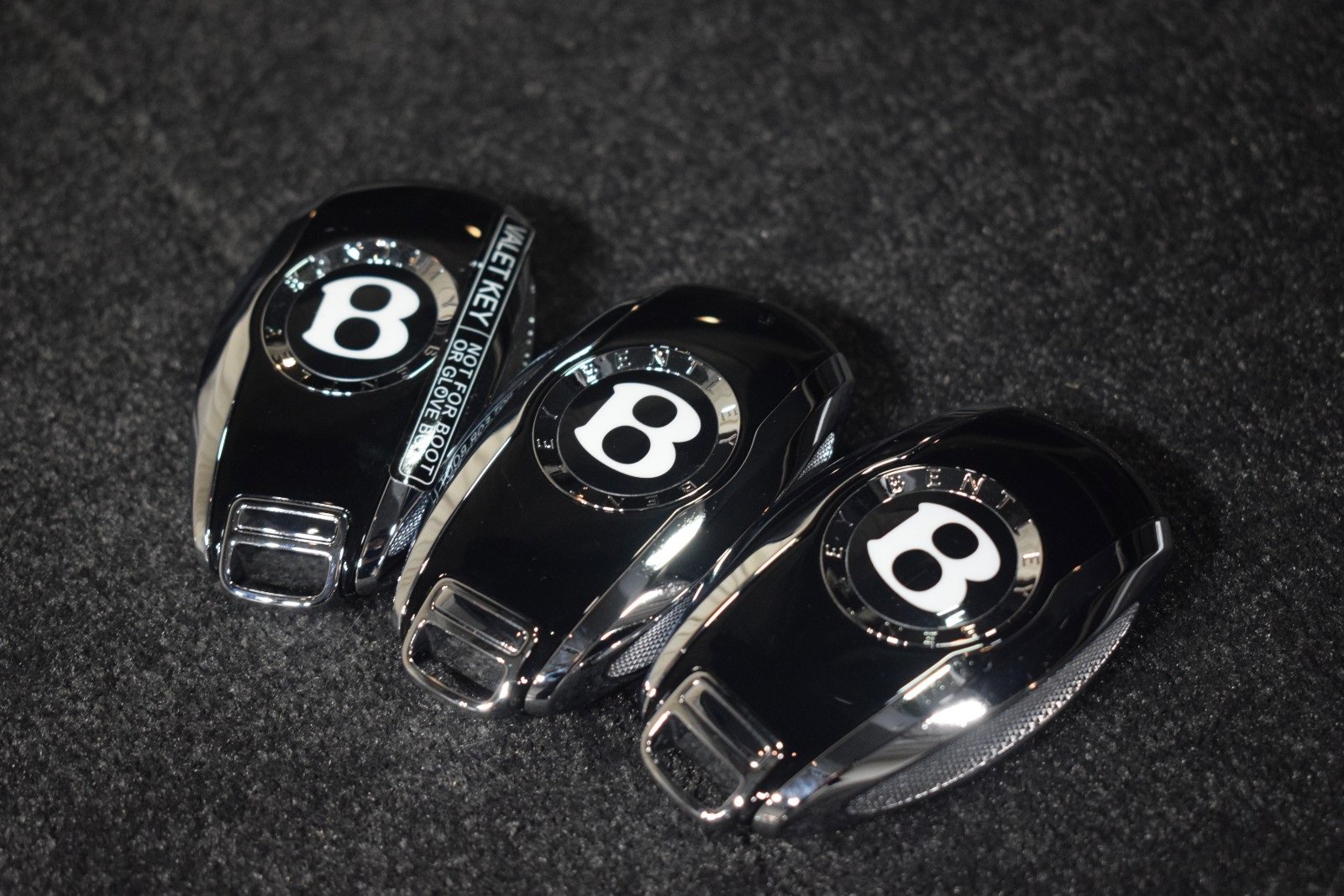 New 2025 Bentley Bentayga image 41