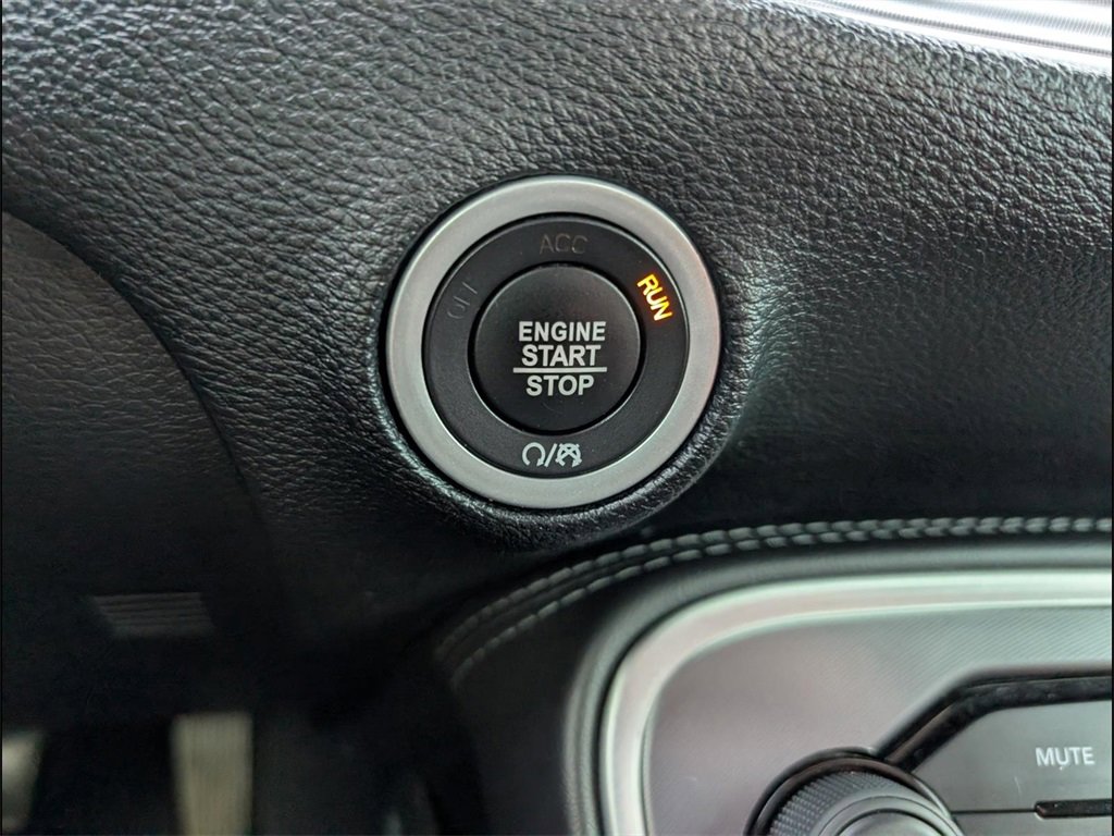 Used 2019 Dodge Challenger SXT image 16