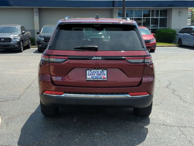 Used 2022 Jeep Grand Cherokee Limited w/ Luxury Tech Group II AWD/4WD image 5