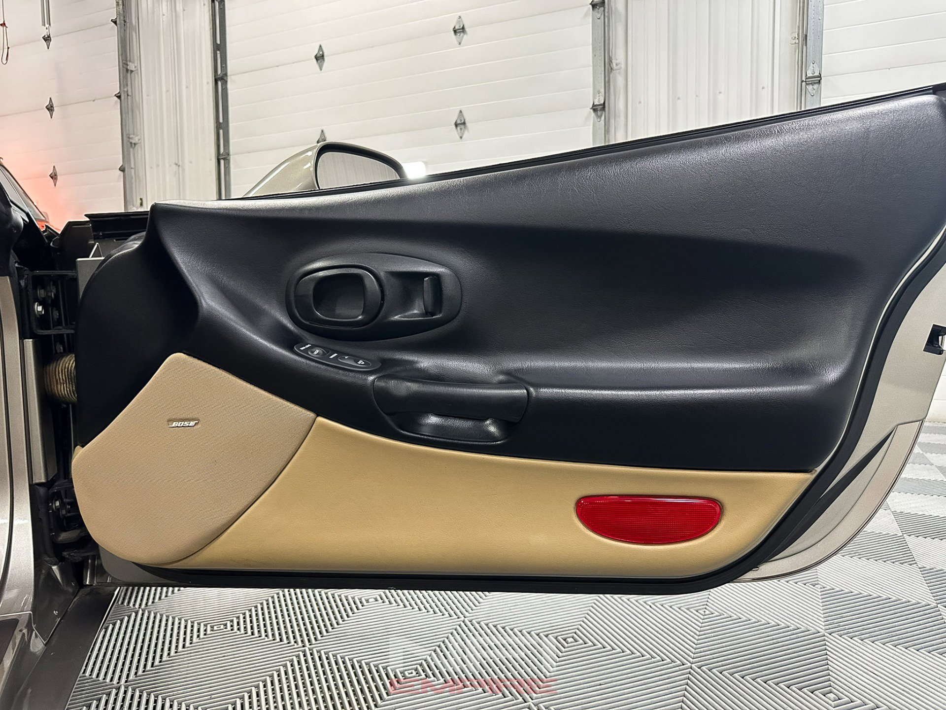 Used 2000 Chevrolet Corvette Convertible w/ Memory Pkg image 45