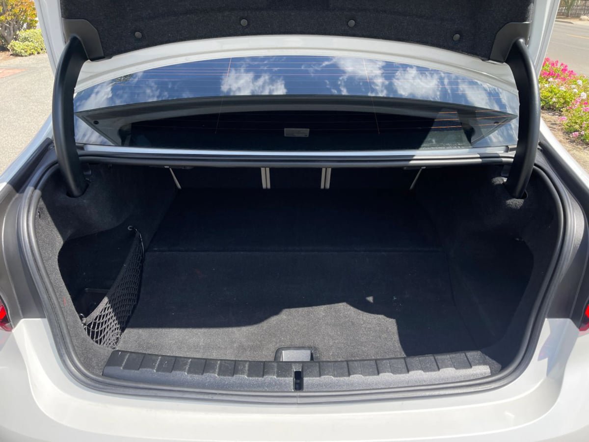 Used 2022 BMW 330e w/ Driving Assistance Package RWD image 9