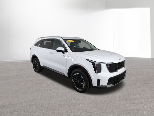 Used 2025 Kia Sorento S image 12