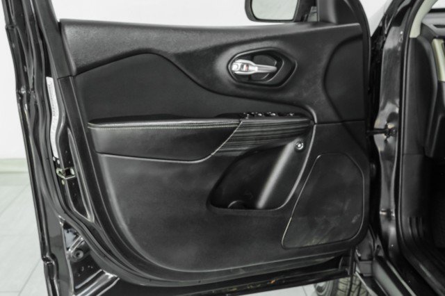Used 2014 Jeep Cherokee Latitude image 37