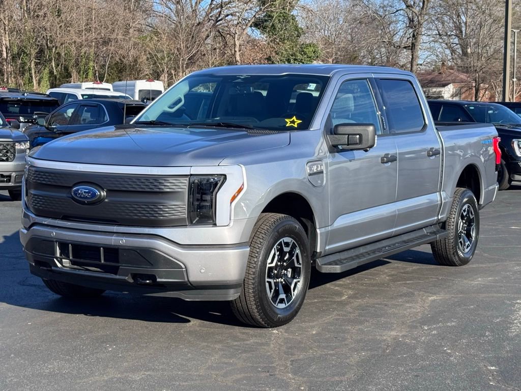Used 2023 Ford F150 Lightning XLT image 2
