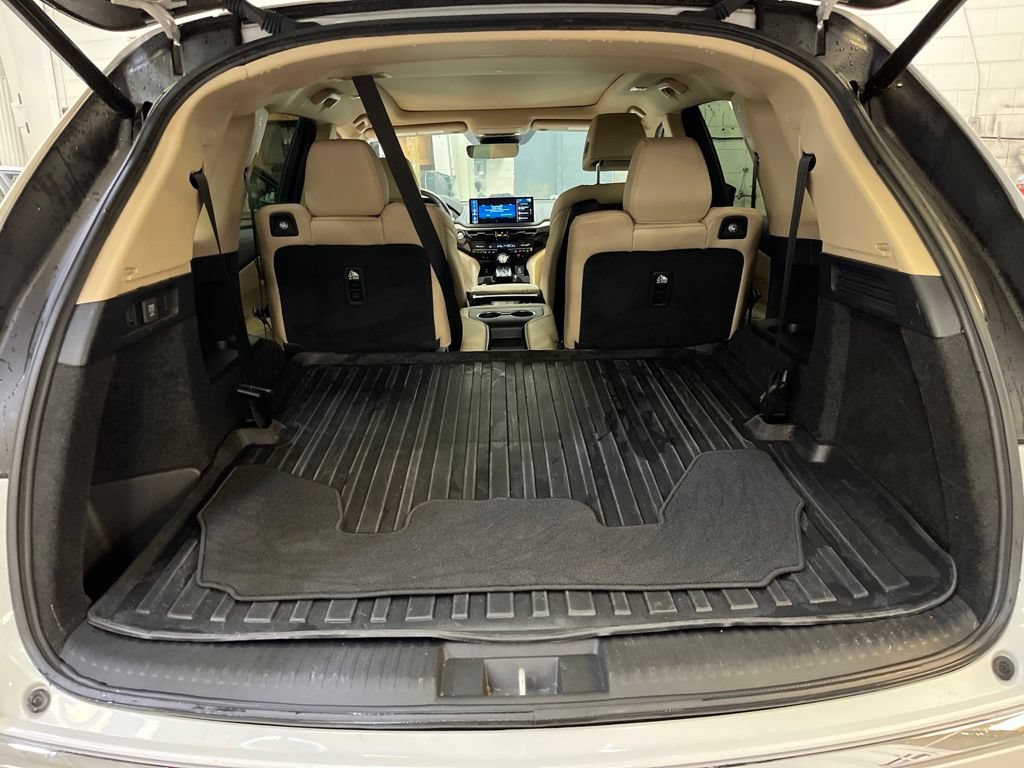 Used 2025 Acura MDX SH-AWD image 24