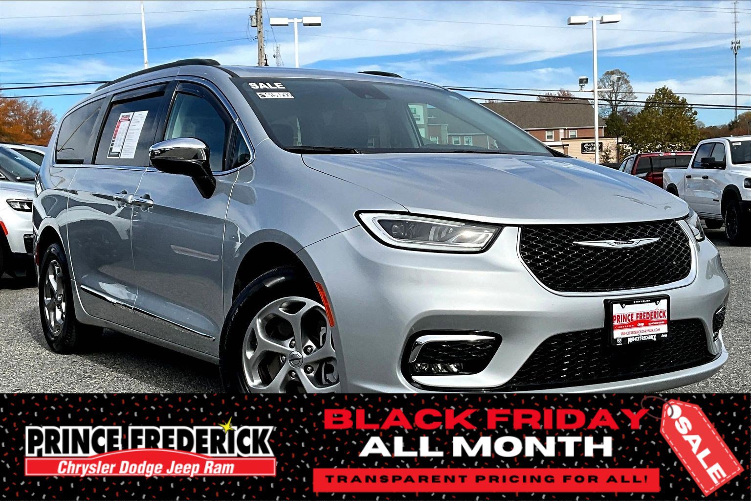 Used 2023 Chrysler Pacifica Limited w/ Uconnect Theater Family Group