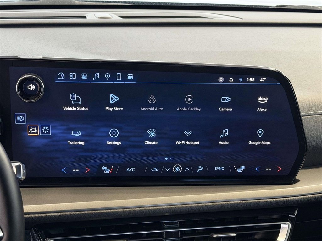 Used 2025 Chevrolet Traverse LT image 18