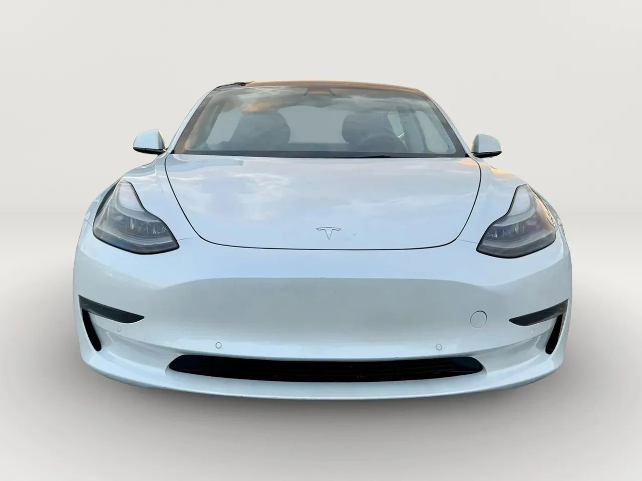 Used 2022 Tesla Model 3 Standard Range image 2