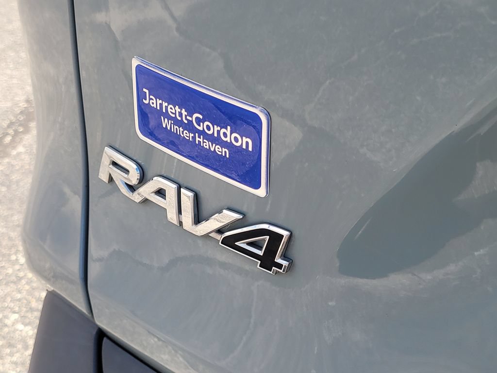 Used 2020 Toyota RAV4 XLE Premium FWD image 6