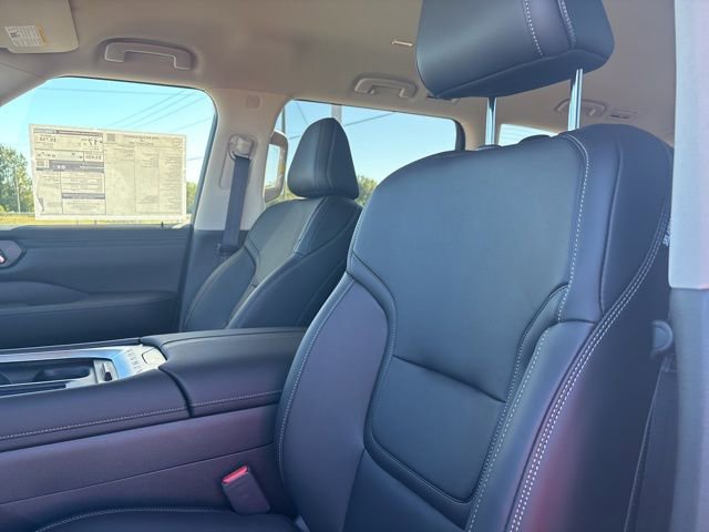 New 2026 Nissan Armada SV image 9