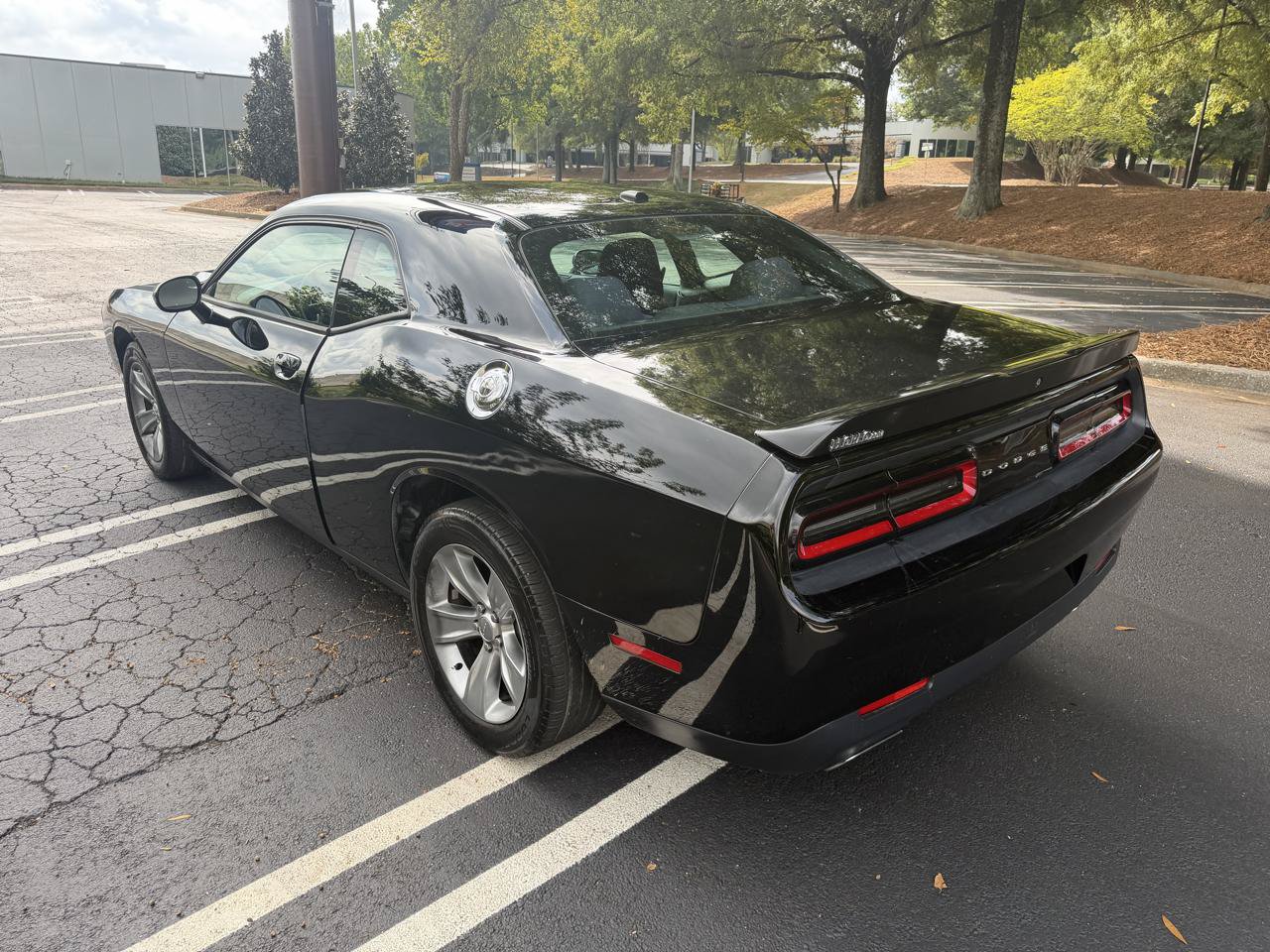 Used 2018 Dodge Challenger SXT RWD image 6