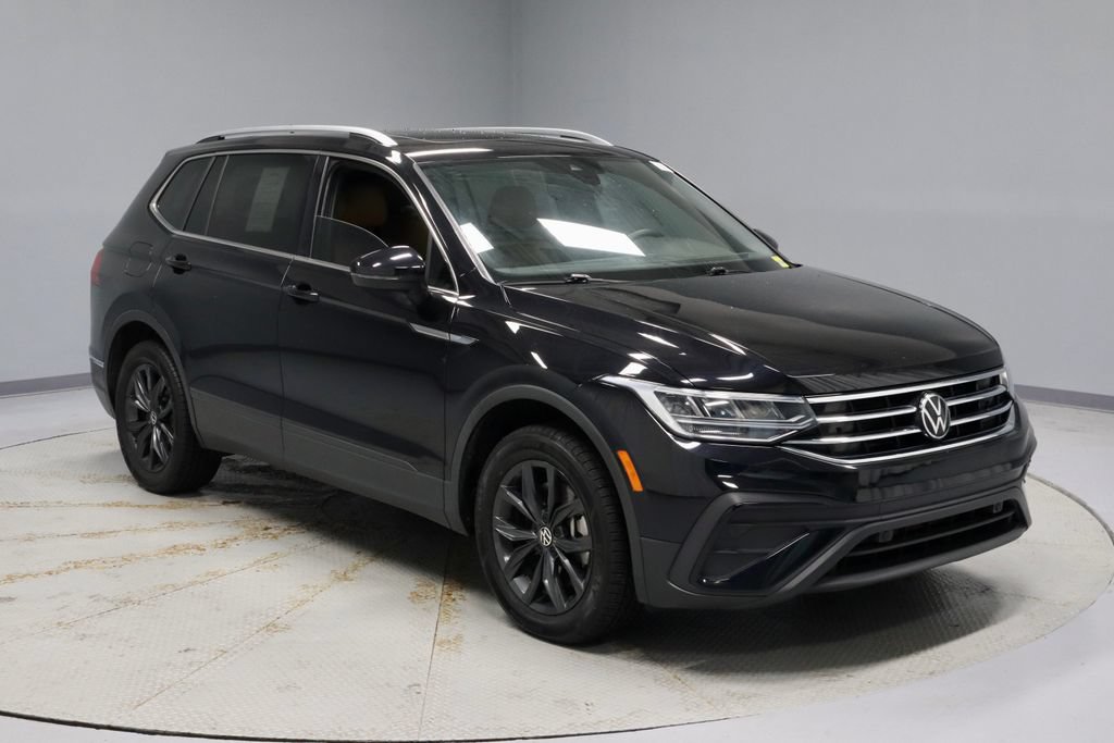 Used 2024 Volkswagen Tiguan SE w/ Panoramic Sunroof Package