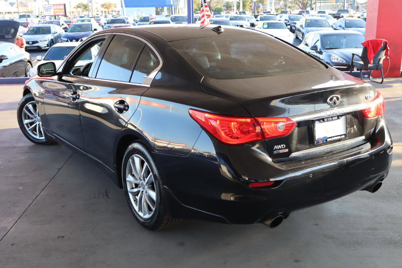 Used 2016 INFINITI Q50 3.0t Premium w/ Driver Assistance Package image 7