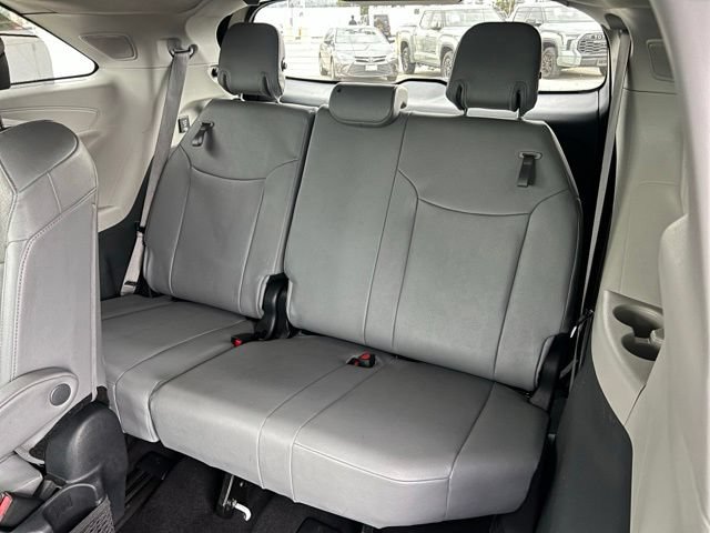 Used 2024 Toyota Sienna Limited AWD/4WD image 17