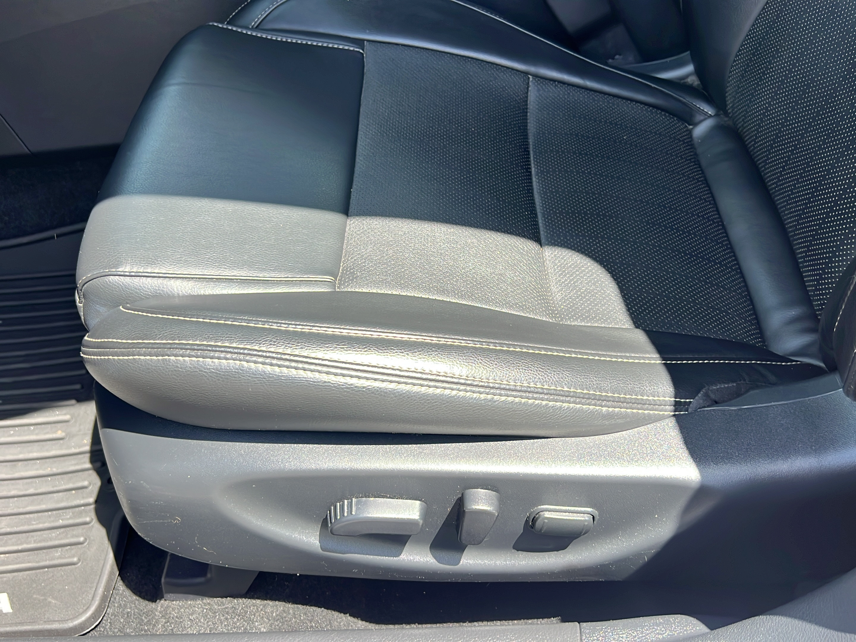 Used 2019 Nissan Maxima 3.5 SV w/ Floor Mat Group FWD image 13