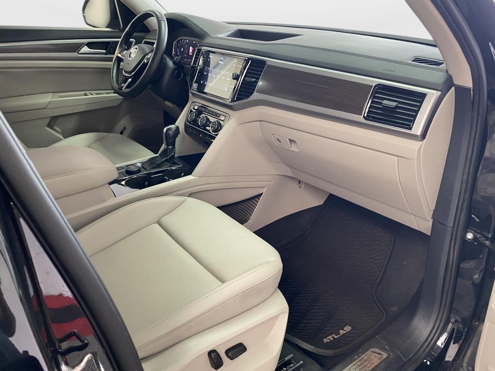 Used 2019 Volkswagen Atlas SEL R-Line AWD/4WD image 8