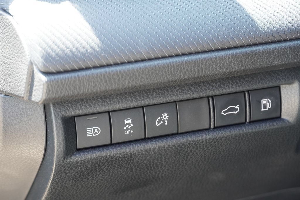 Used 2026 Toyota Camry Hybrid FWD image 21