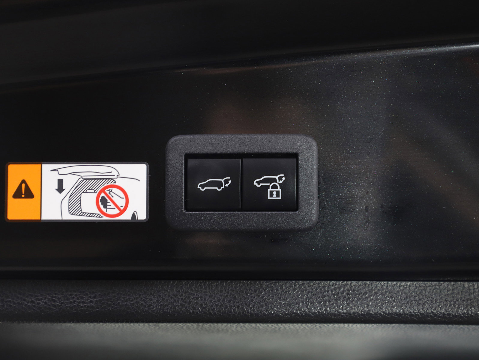 Used 2026 Toyota Corolla Cross XLE w/ Convenience Package image 11