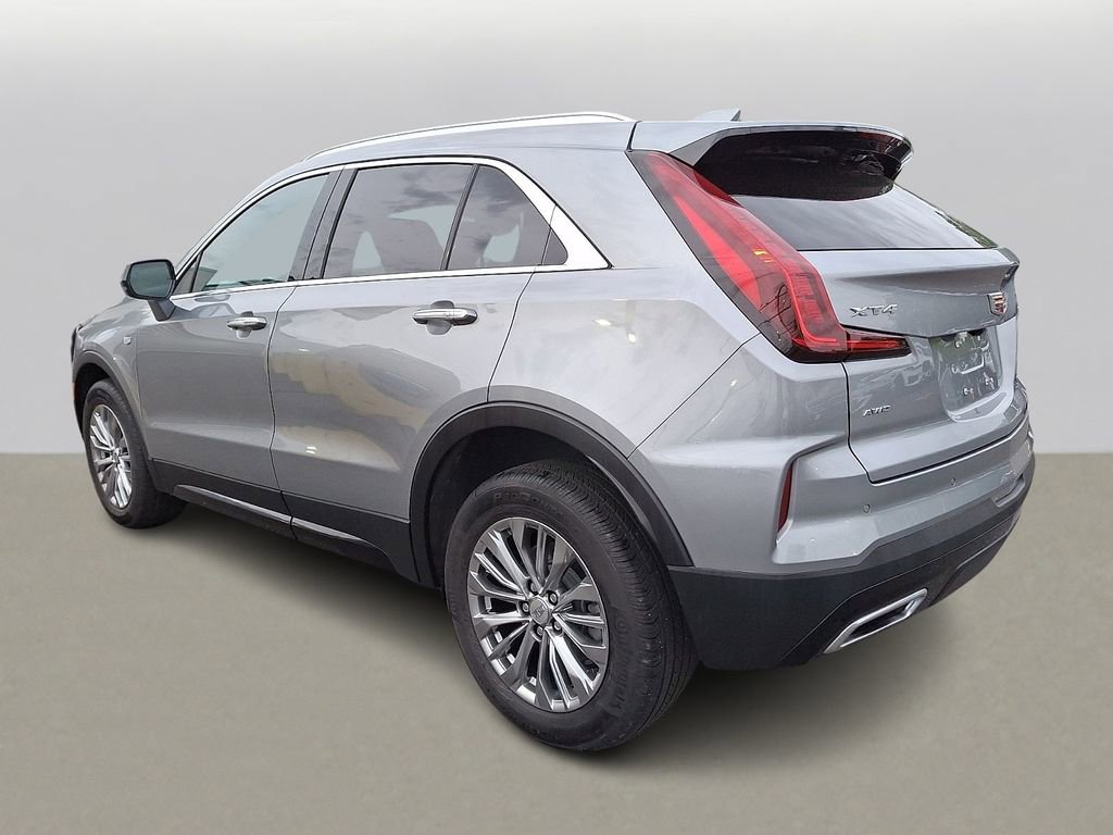 Used 2024 Cadillac XT4 Premium Luxury w/ Cold Weather Package AWD/4WD image 5