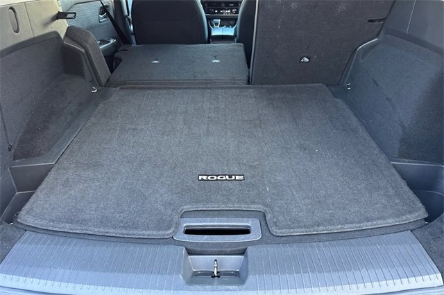 Used 2023 Nissan Rogue SV image 17