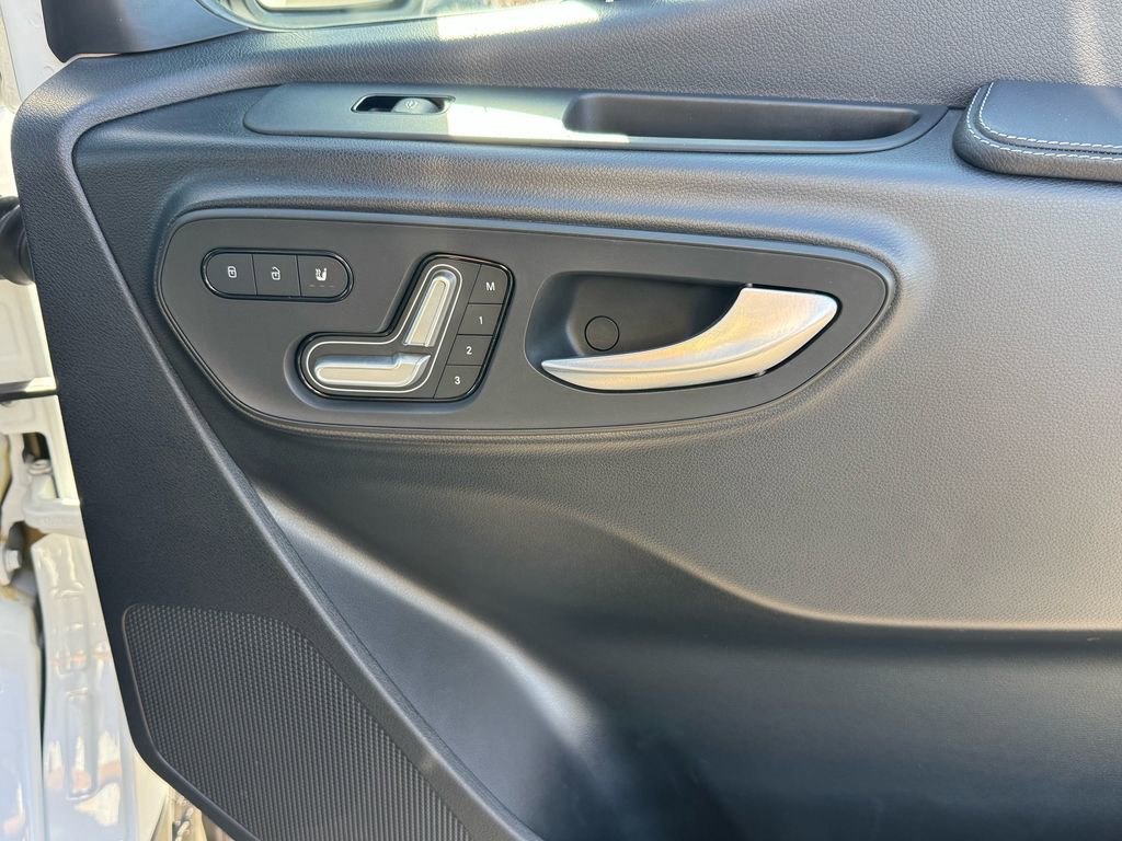 Used 2023 Mercedes-Benz Sprinter 2500 image 44