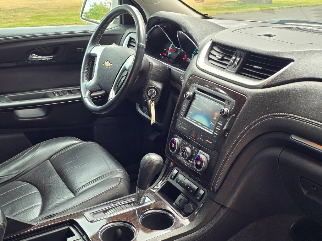 Used 2015 Chevrolet Traverse LTZ AWD/4WD image 12