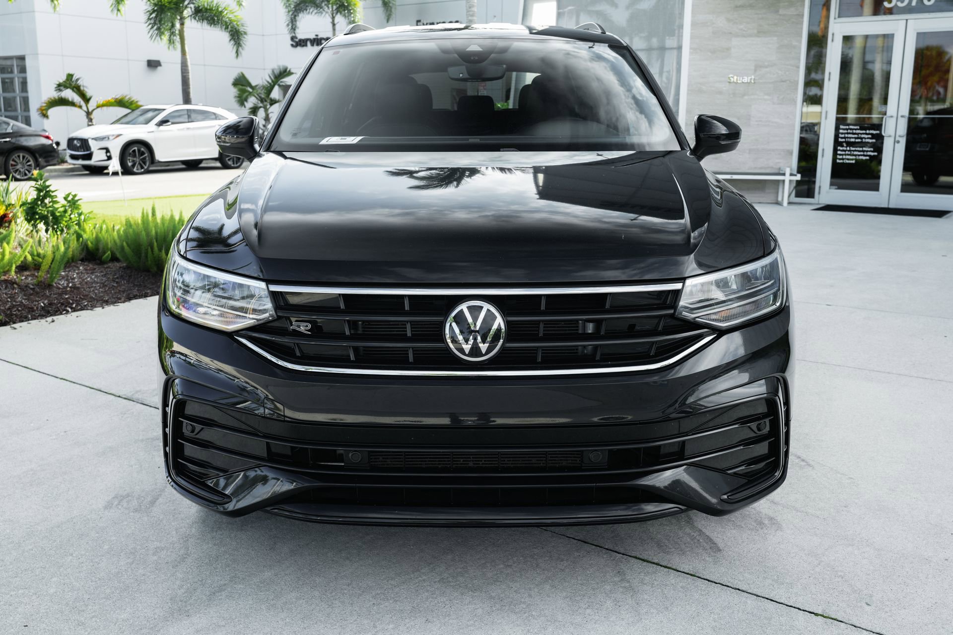 Used 2022 Volkswagen Tiguan SE R-Line image 5