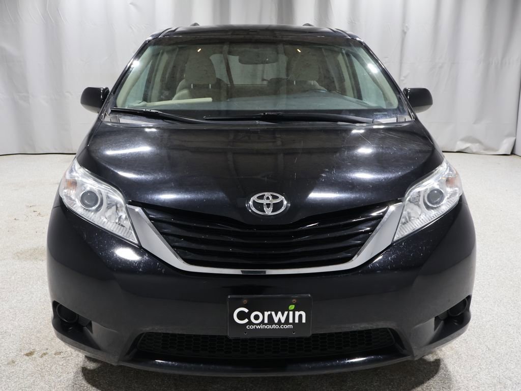 Used 2016 Toyota Sienna LE image 8