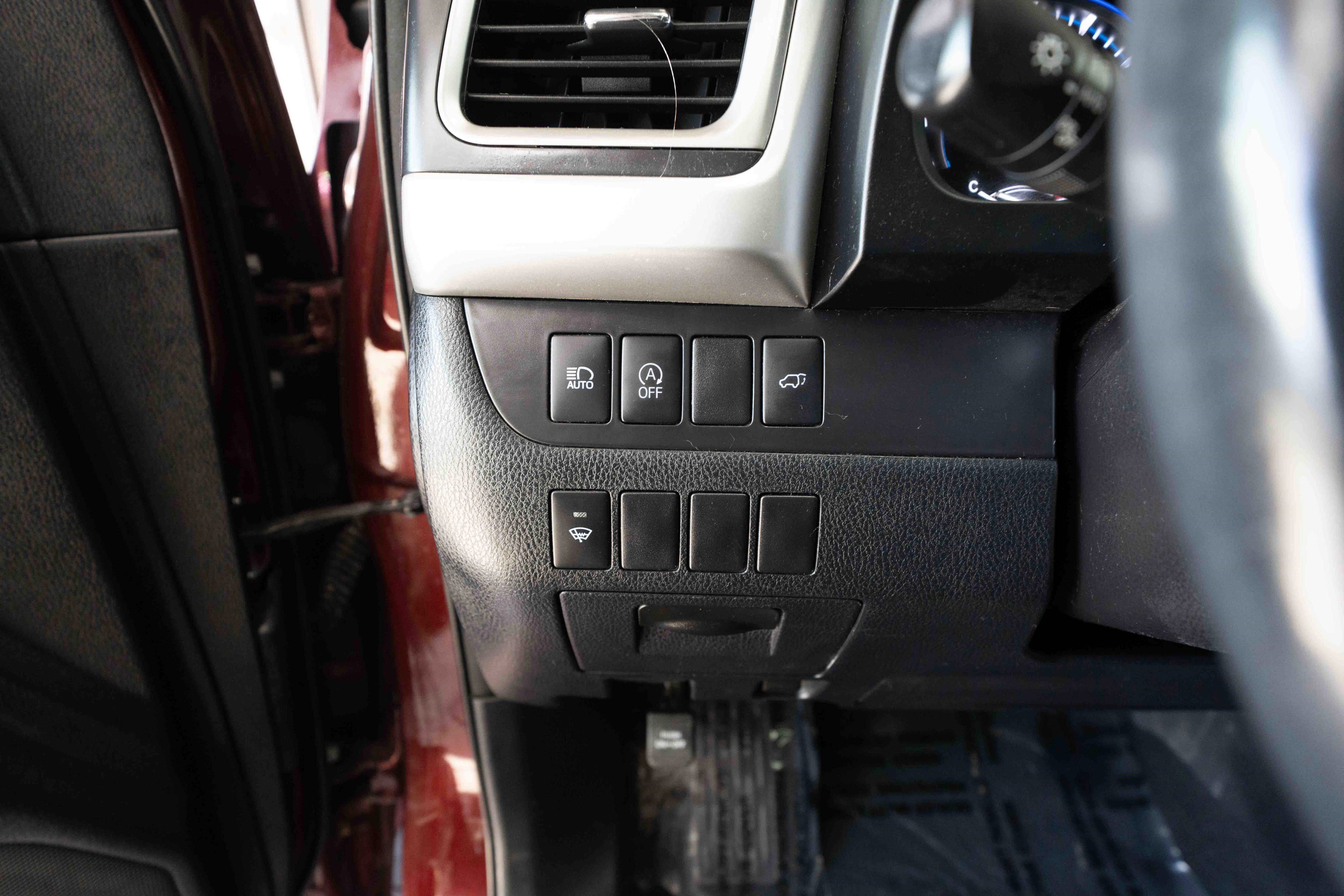 Used 2017 Toyota Highlander XLE image 11