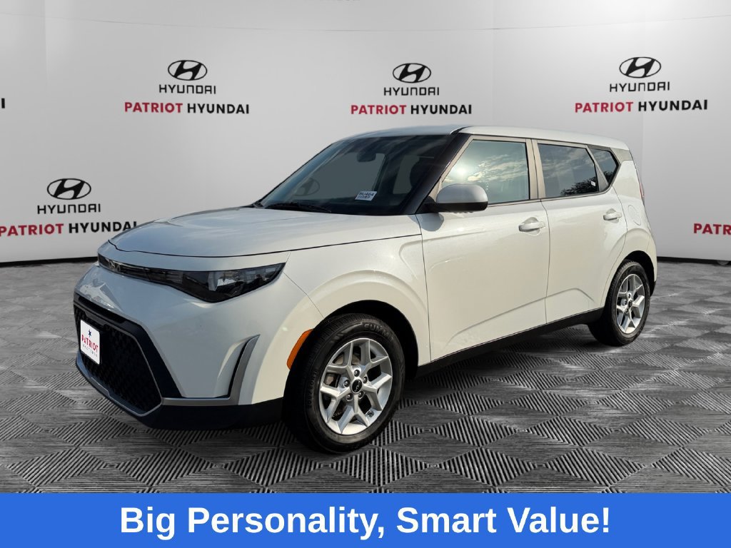 Used 2024 Kia Soul LX w/ Option Group 015 FWD image 7