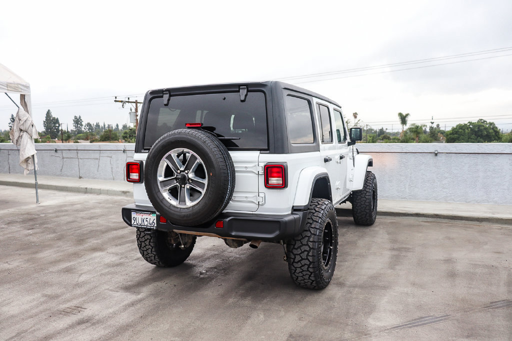 Used 2023 Jeep Wrangler Unlimited Sahara AWD/4WD image 9