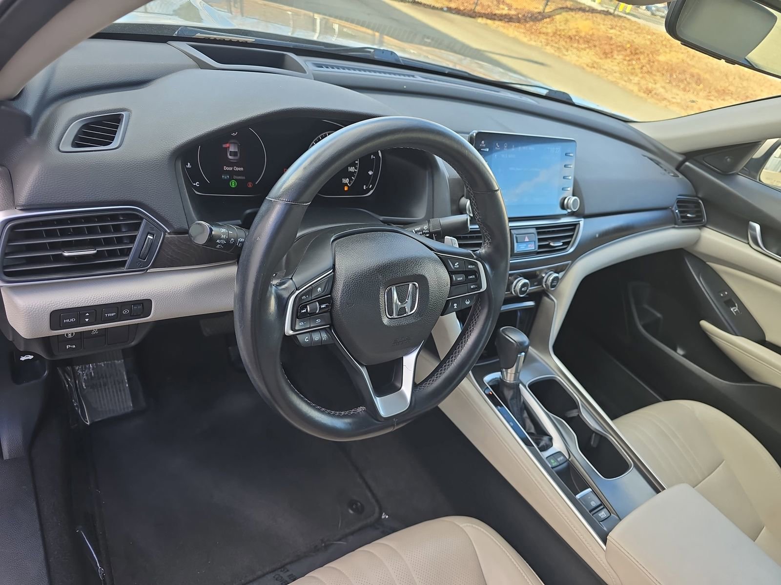 Used 2018 Honda Accord Touring image 19