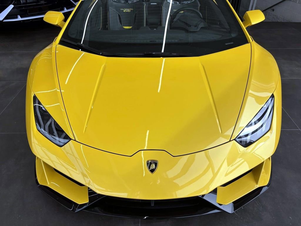 Used 2024 Lamborghini Huracan EVO image 14