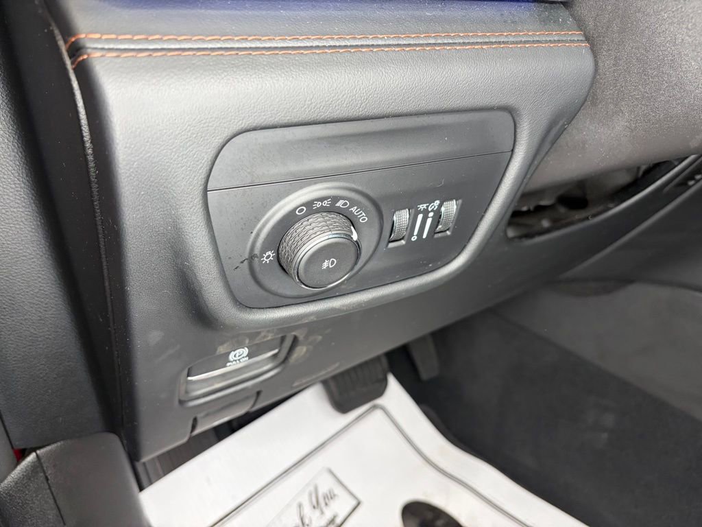 Used 2024 Jeep Grand Cherokee L Summit AWD/4WD image 17