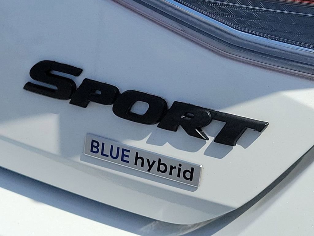 Used 2025 Hyundai Elantra Blue image 10