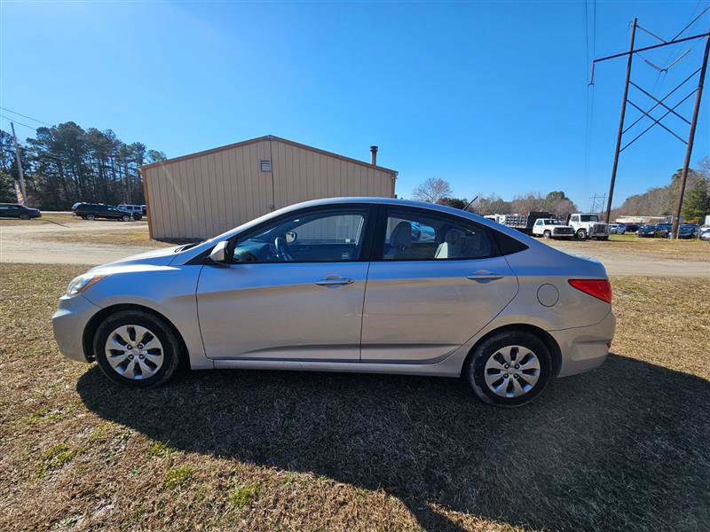 Used 2016 Hyundai Accent SE image 4