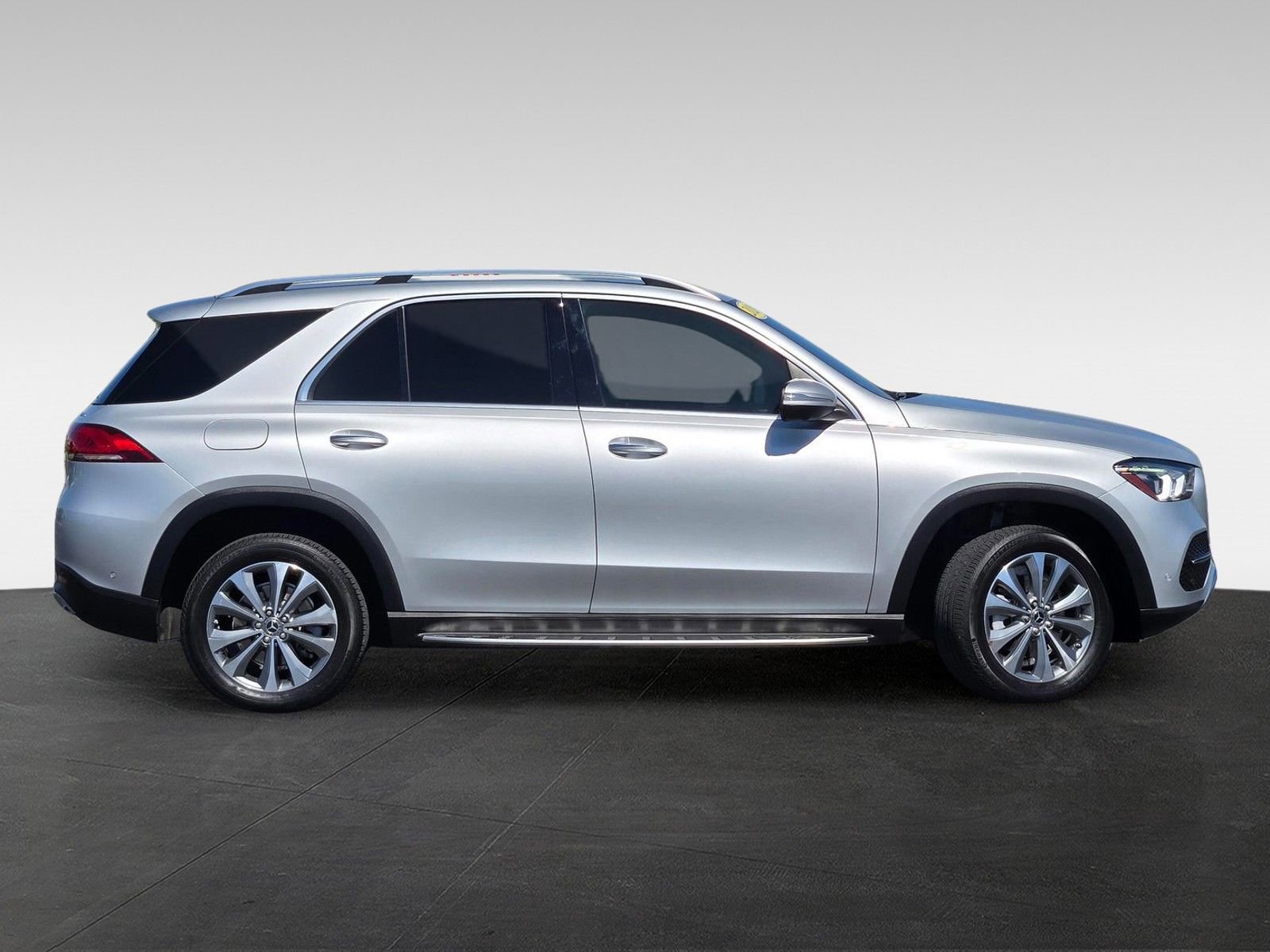 Used 2020 Mercedes-Benz GLE 350 4MATIC image 3